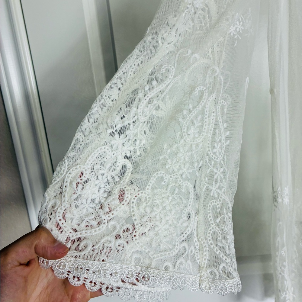 In Bloom by Jonquil Bohemian Cream Kimono with Lace accents Feminine, Elegant L - Picture 5 of 9